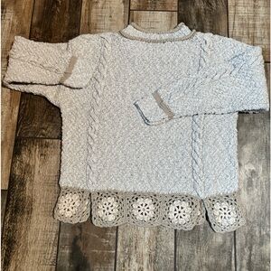 Tivoli Woman Sweater Size S/M. Color: off white